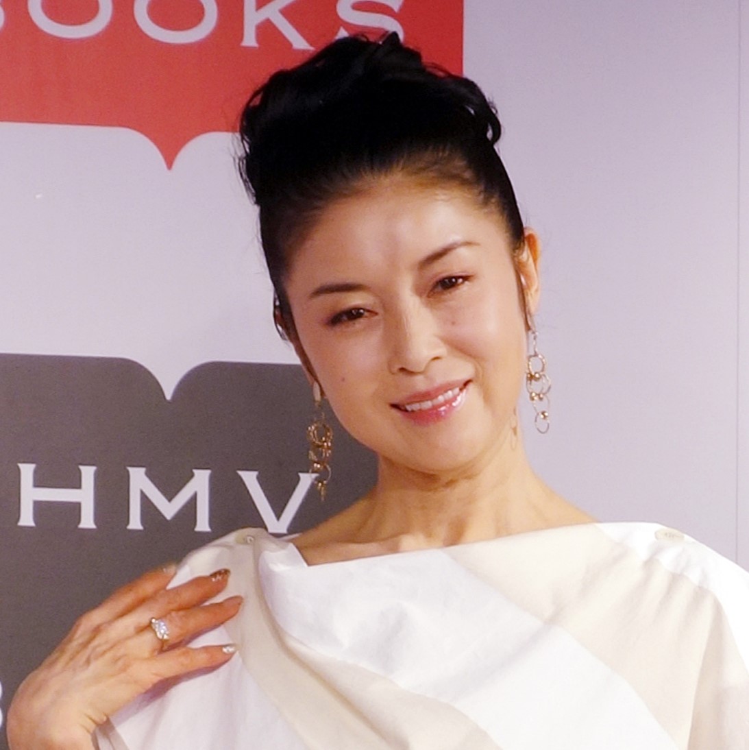 「ちょっとワキ貸して…」藤あや子、一般人の24歳年下夫と急接近したきっかけを語る