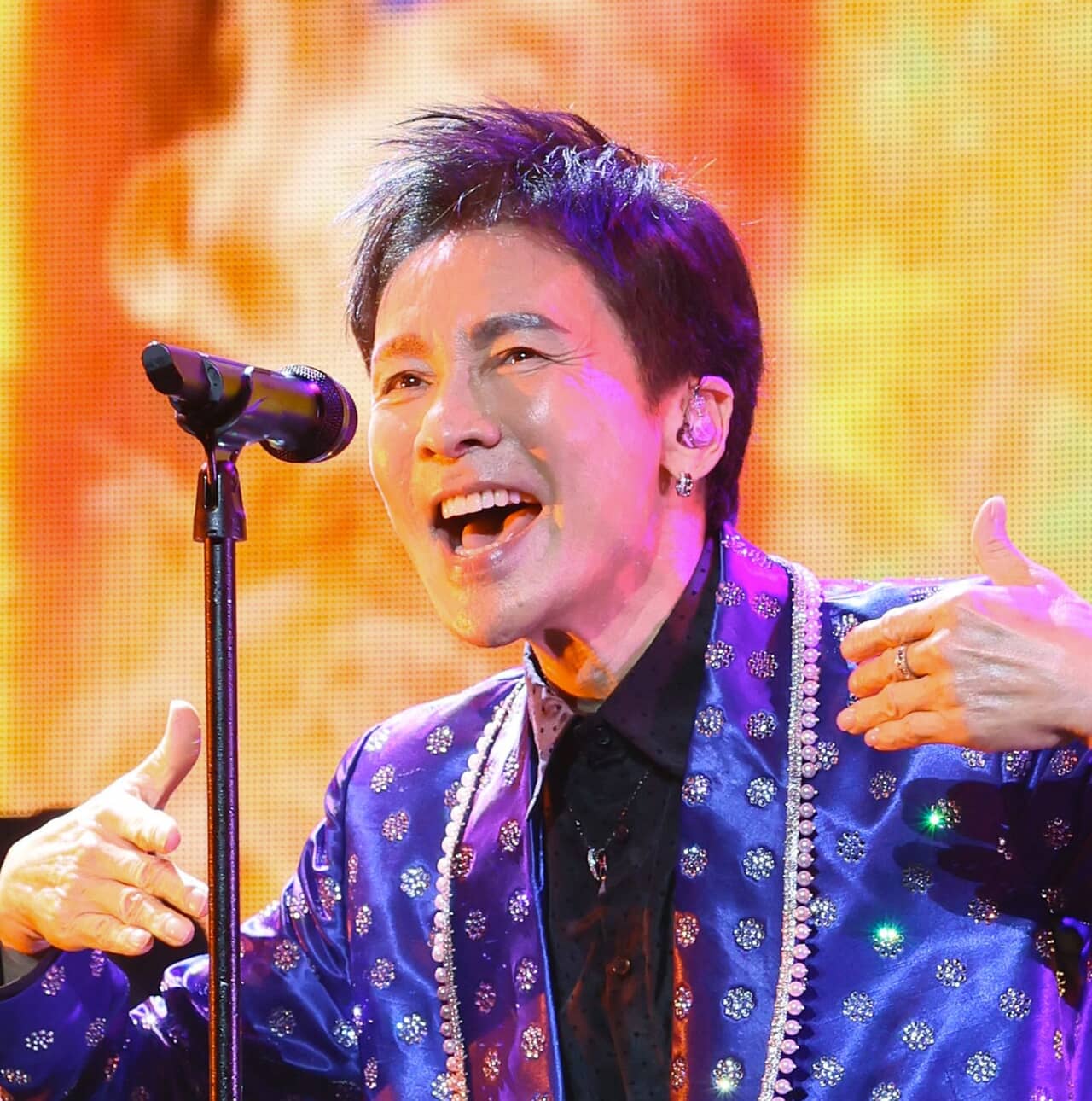 郷ひろみが古希を前に初のファンベストアルバムをリリース！全曲を試聴できるクロスフェード映像も公開