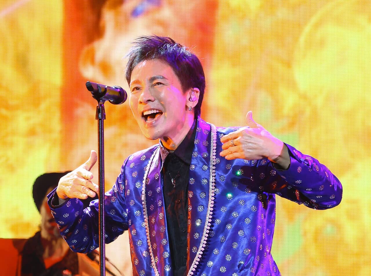 産経ビジュアル,郷ひろみ